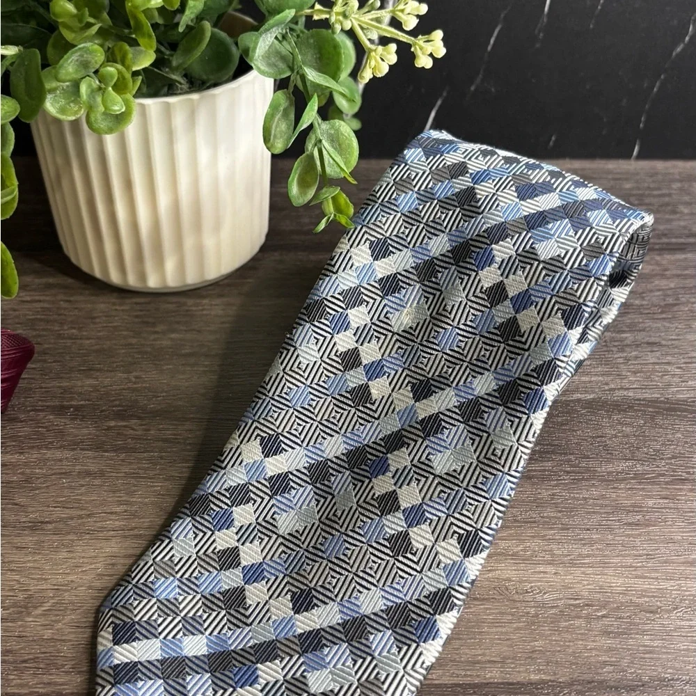 Alexander Julian Geometric Pattern Tie in Blue and Gray
